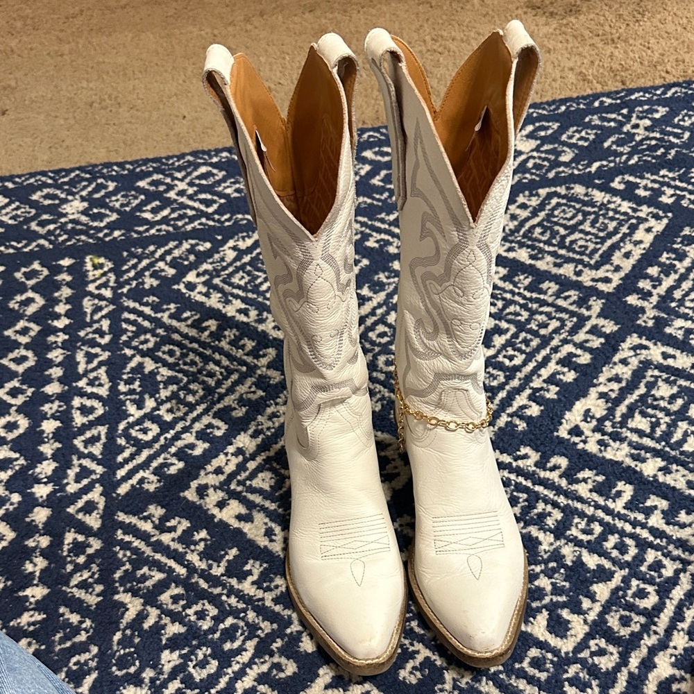 White  Dingo Cowgirl Boots